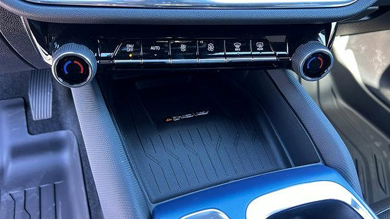 New 2026 Chevrolet Equinox EV LT w/ Convenience Package II image 21