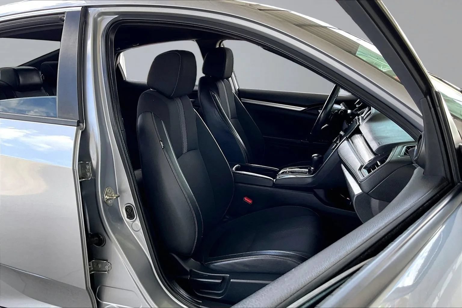 Used 2019 Honda Civic Sport image 25