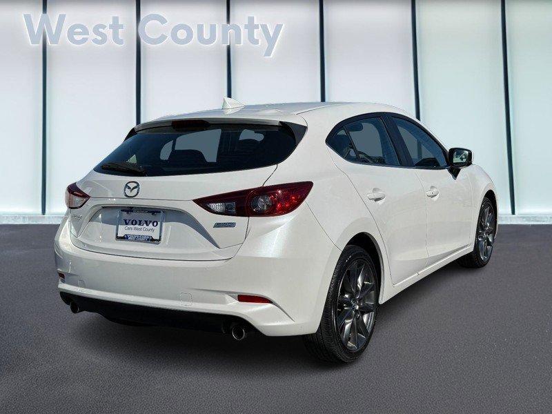 Used 2018 MAZDA MAZDA3 Touring image 4