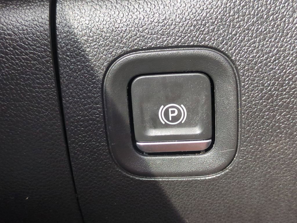 Used 2020 GMC Sierra 1500 2WD Double Cab image 26