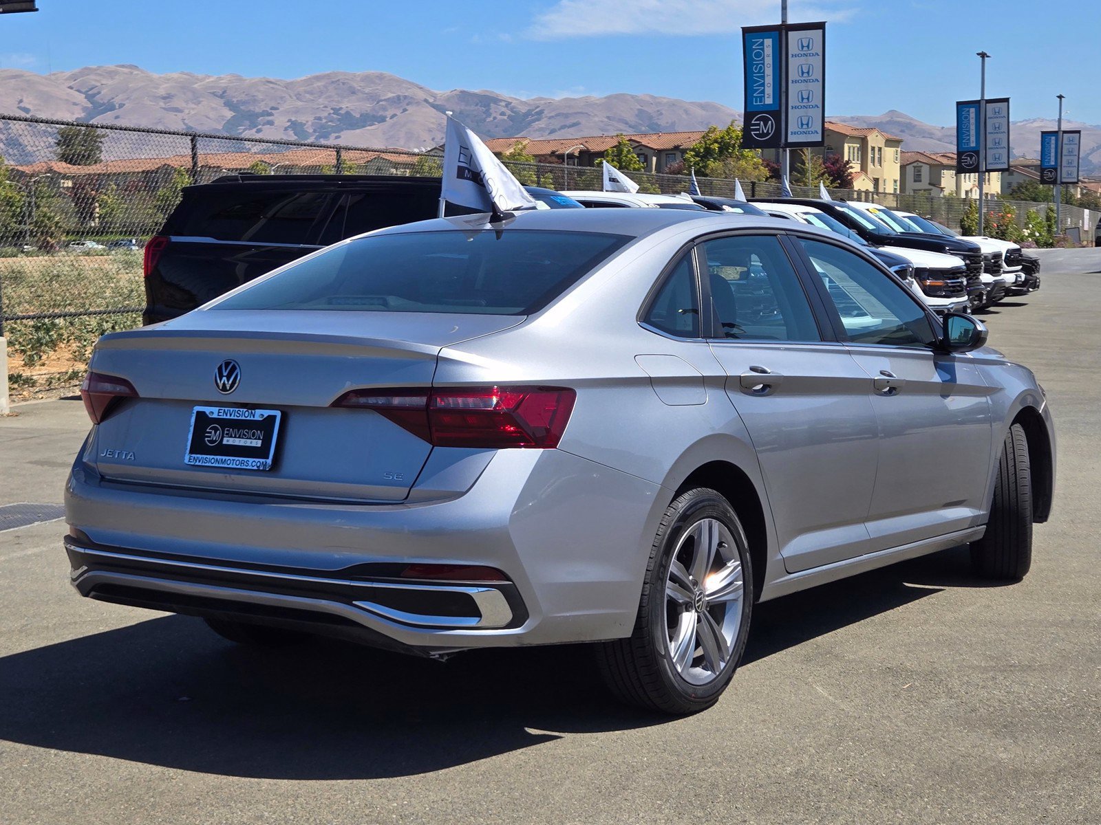 Used 2024 Volkswagen Jetta SE FWD image 7