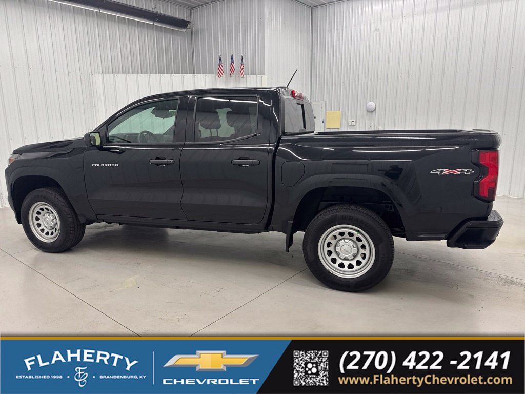 Used 2025 Chevrolet Colorado W/T w/ Advanced Trailering Package AWD/4WD image 5