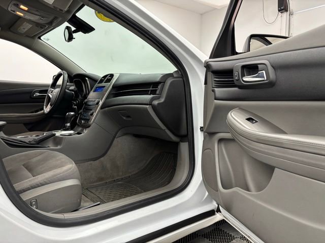 Used 2015 Chevrolet Malibu LS FWD image 25