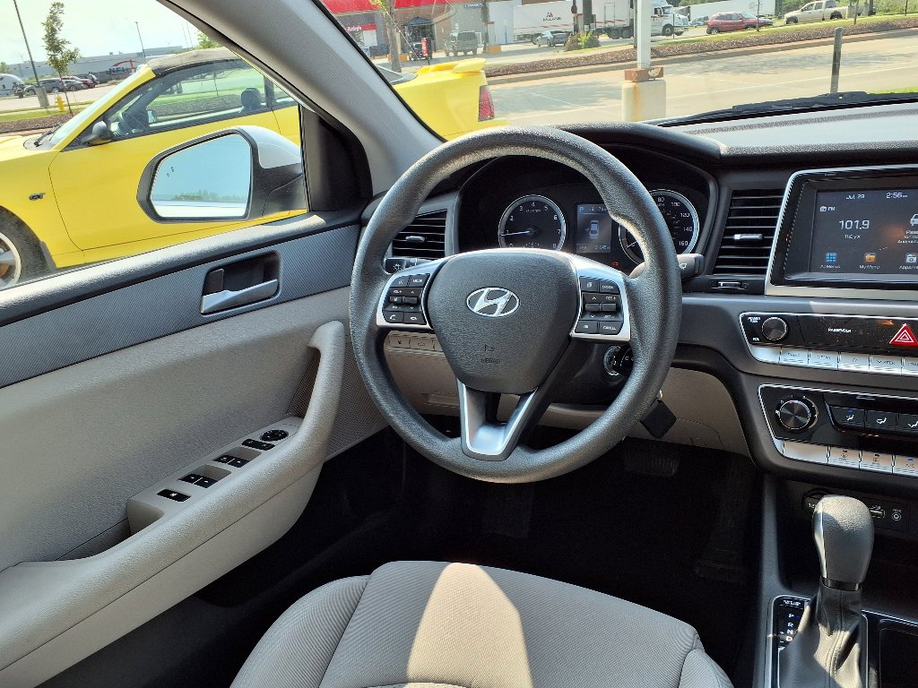 Used 2019 Hyundai Sonata SE image 17