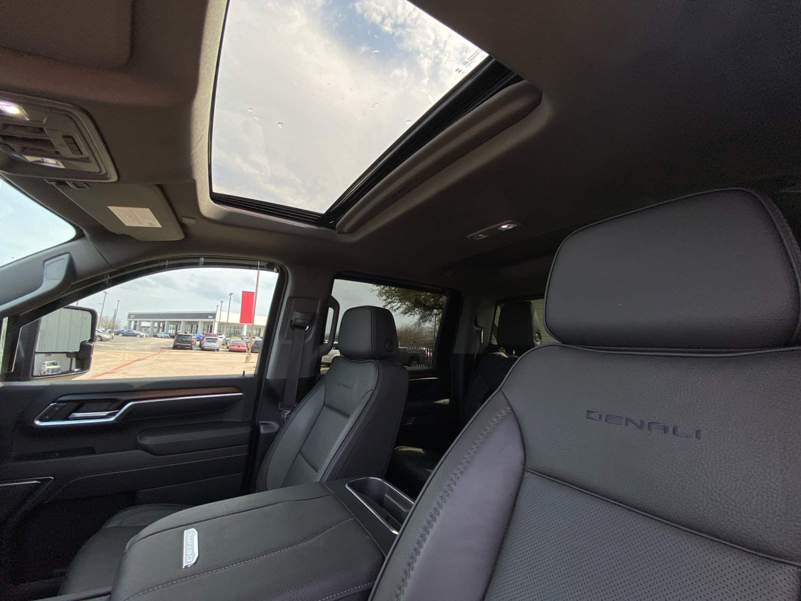 Used 2025 GMC Sierra 2500 Denali w/ Denali Reserve Package image 19