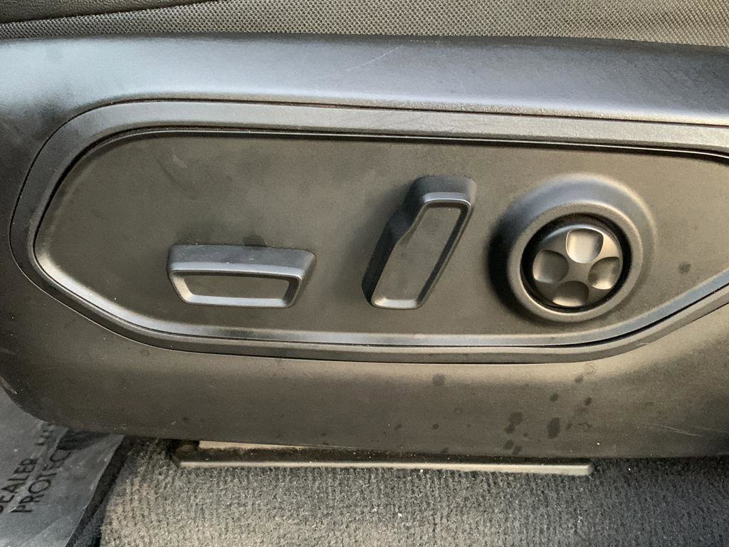 Used 2024 Jeep Grand Cherokee Altitude image 19