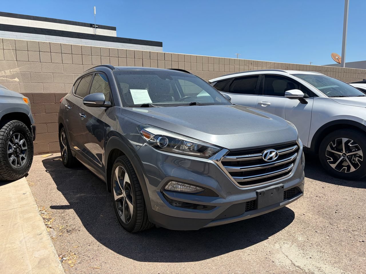 Used 2016 Hyundai Tucson Limited w/ Option Group 03 AWD/4WD image 2