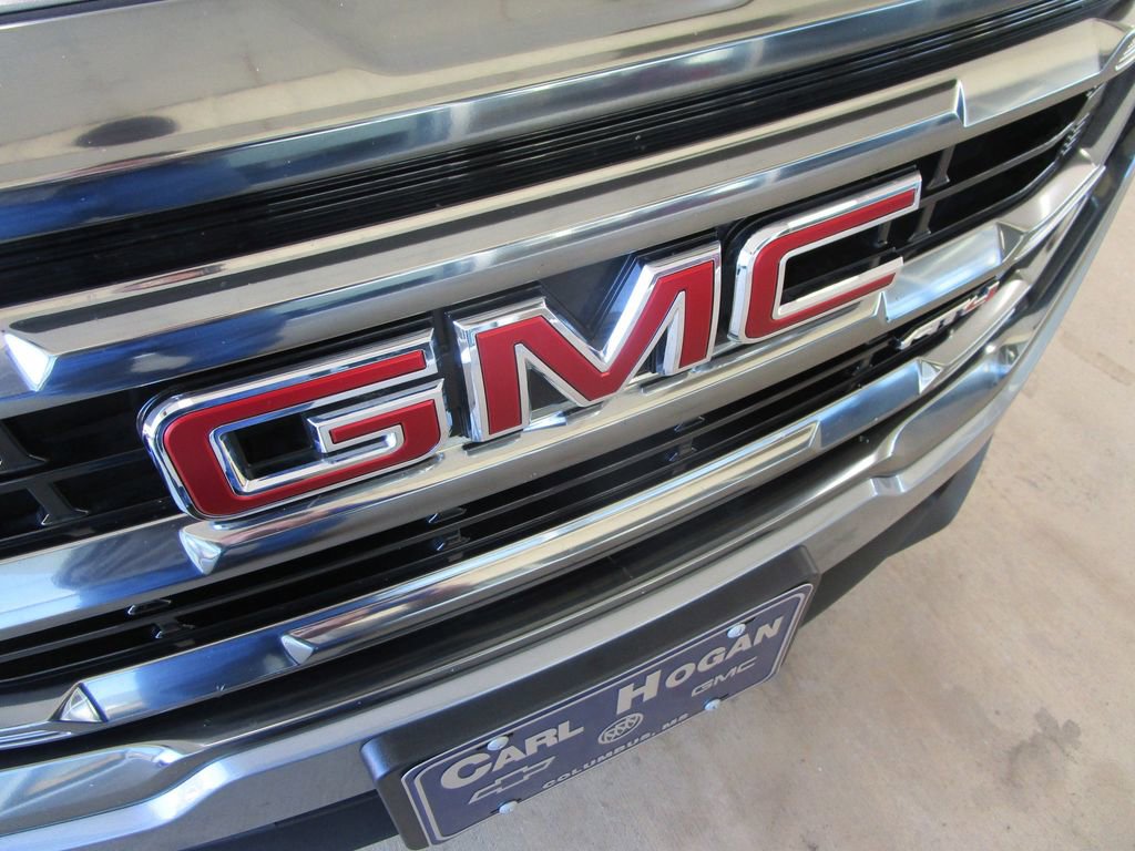 Used 2024 GMC Terrain AT4 image 25