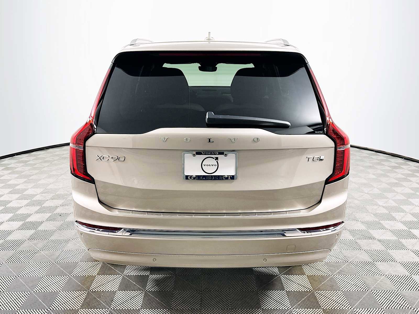 New 2026 Volvo XC90 T8 Plus w/ Protection Package Premier AWD/4WD image 6
