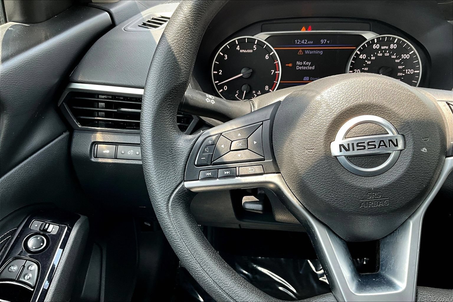Used 2021 Nissan Altima 2.5 SV FWD image 12