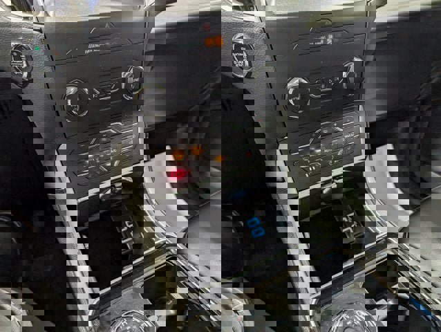 Used 2020 Ford Edge SEL w/ Convenience Package image 25