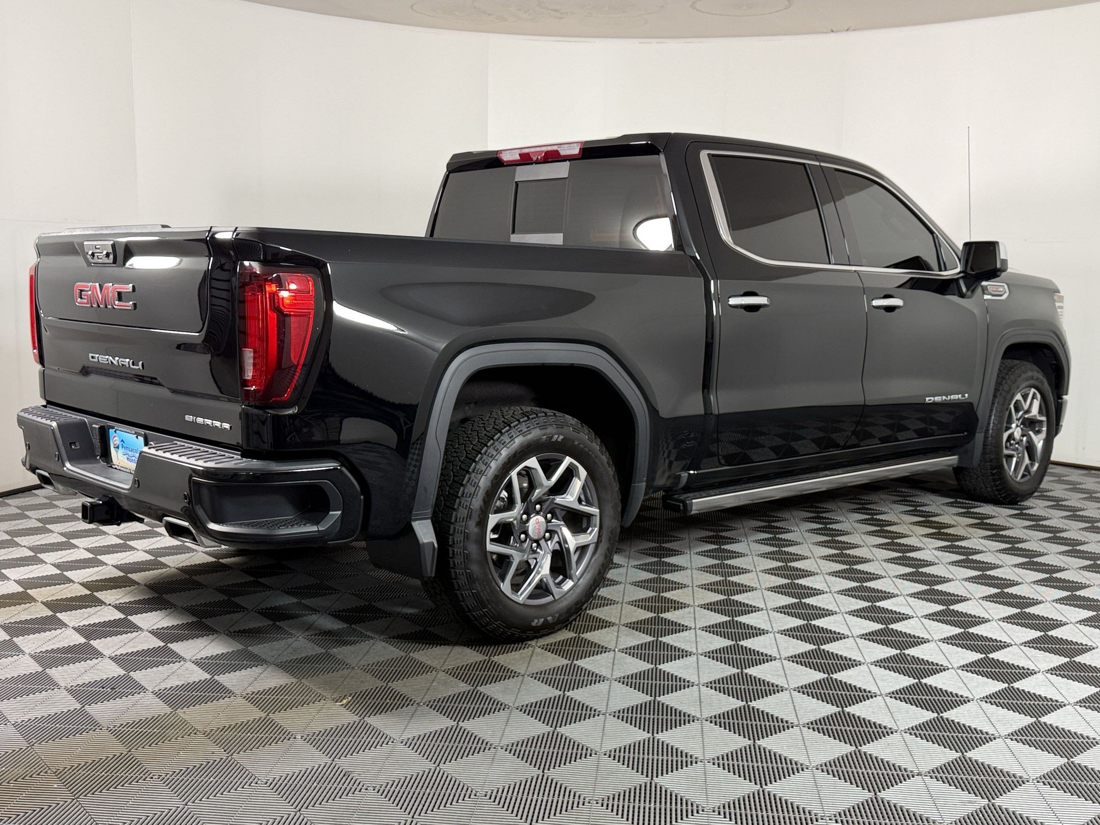 Used 2026 GMC Sierra 1500 Denali w/ Denali Reserve Package AWD/4WD image 7