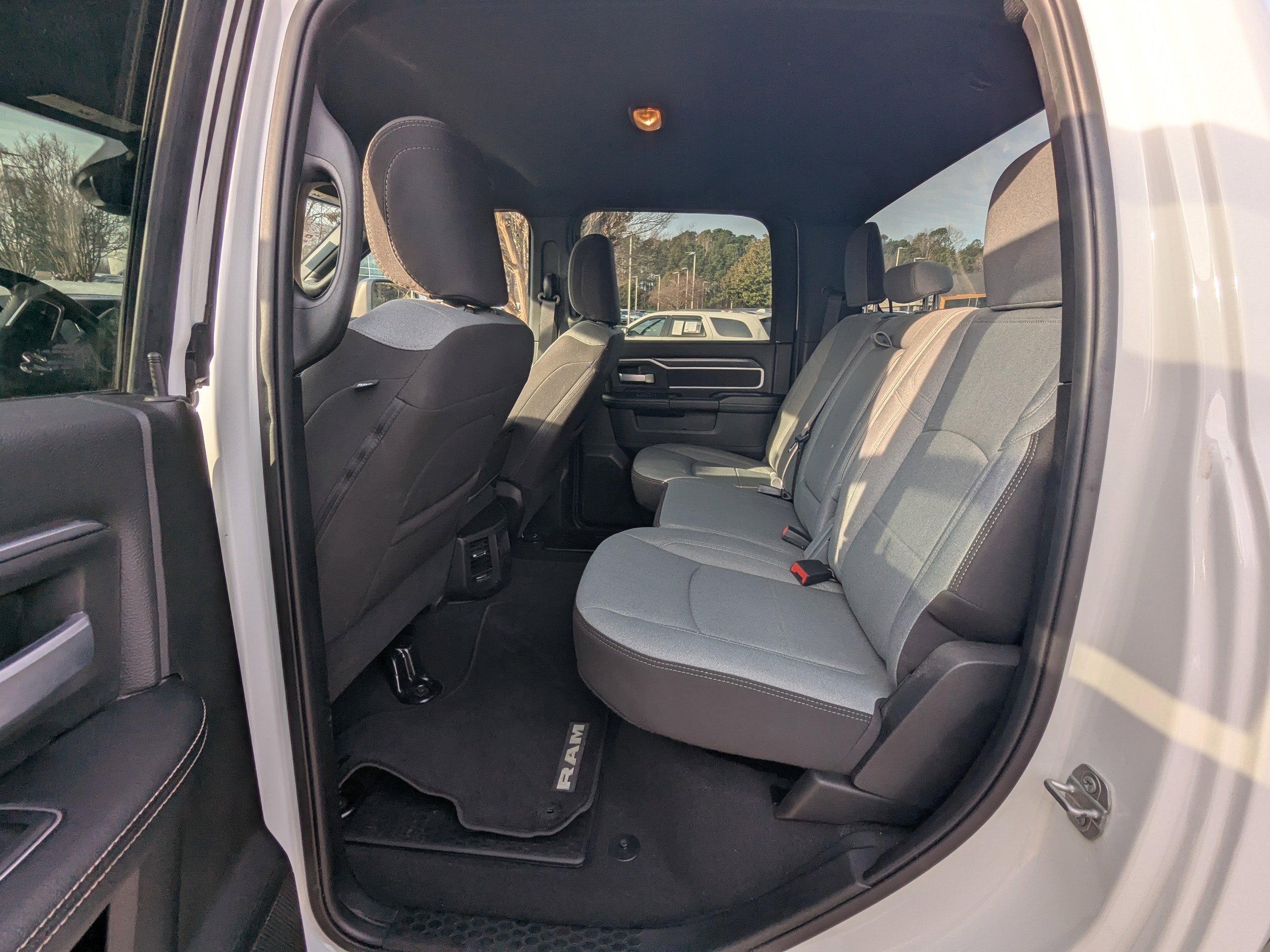 Used 2024 RAM 3500 Big Horn image 11