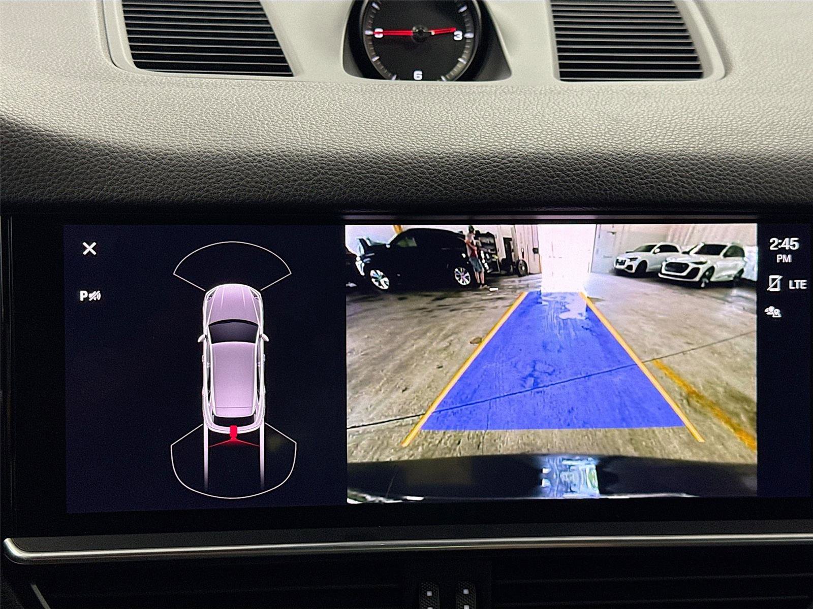 Used 2022 Porsche Cayenne Platinum Edition AWD/4WD image 16