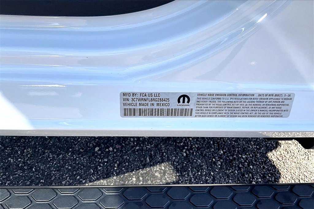 Used 2024 RAM 5500 Tradesman w/ Chrome Appearance Group image 16