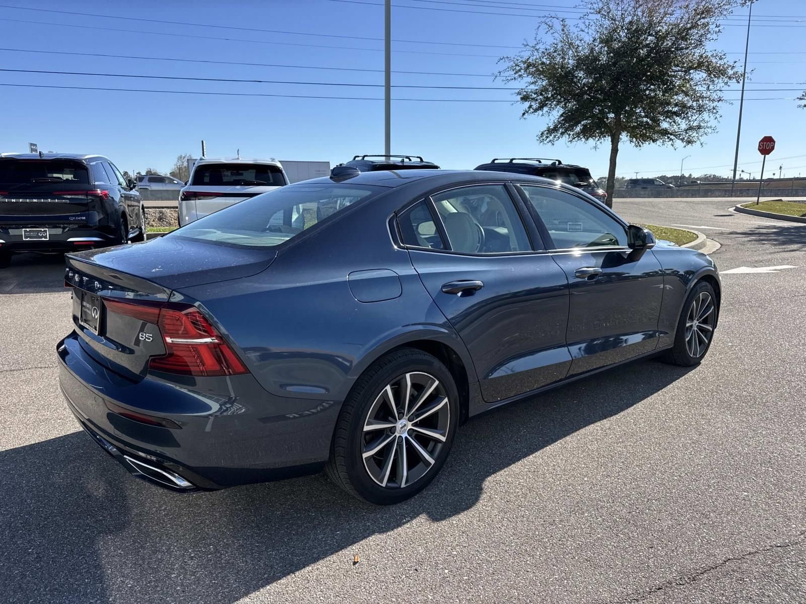 Used 2022 Volvo S60 B5 Inscription FWD image 4