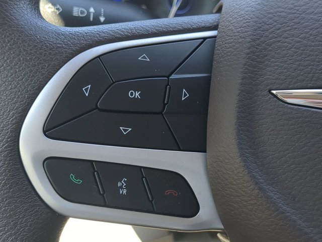 Used 2017 Chrysler Pacifica LX FWD image 22