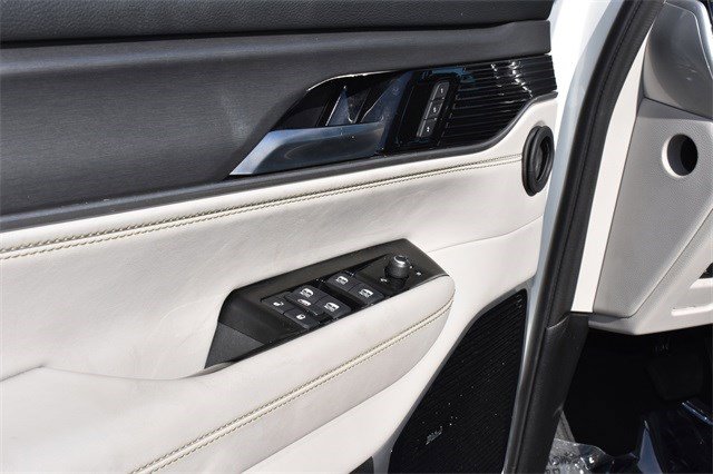 Used 2025 Jeep Wagoneer Series III w/ Premium Group I image 27