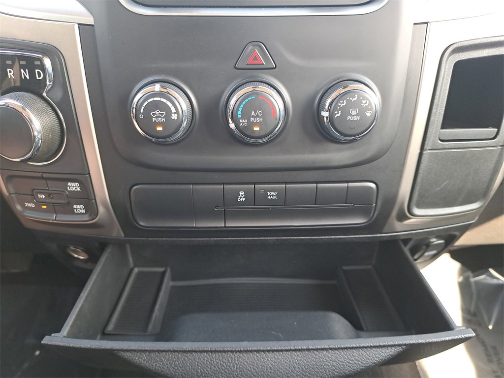 Used 2014 RAM 1500 Classic SLT image 19