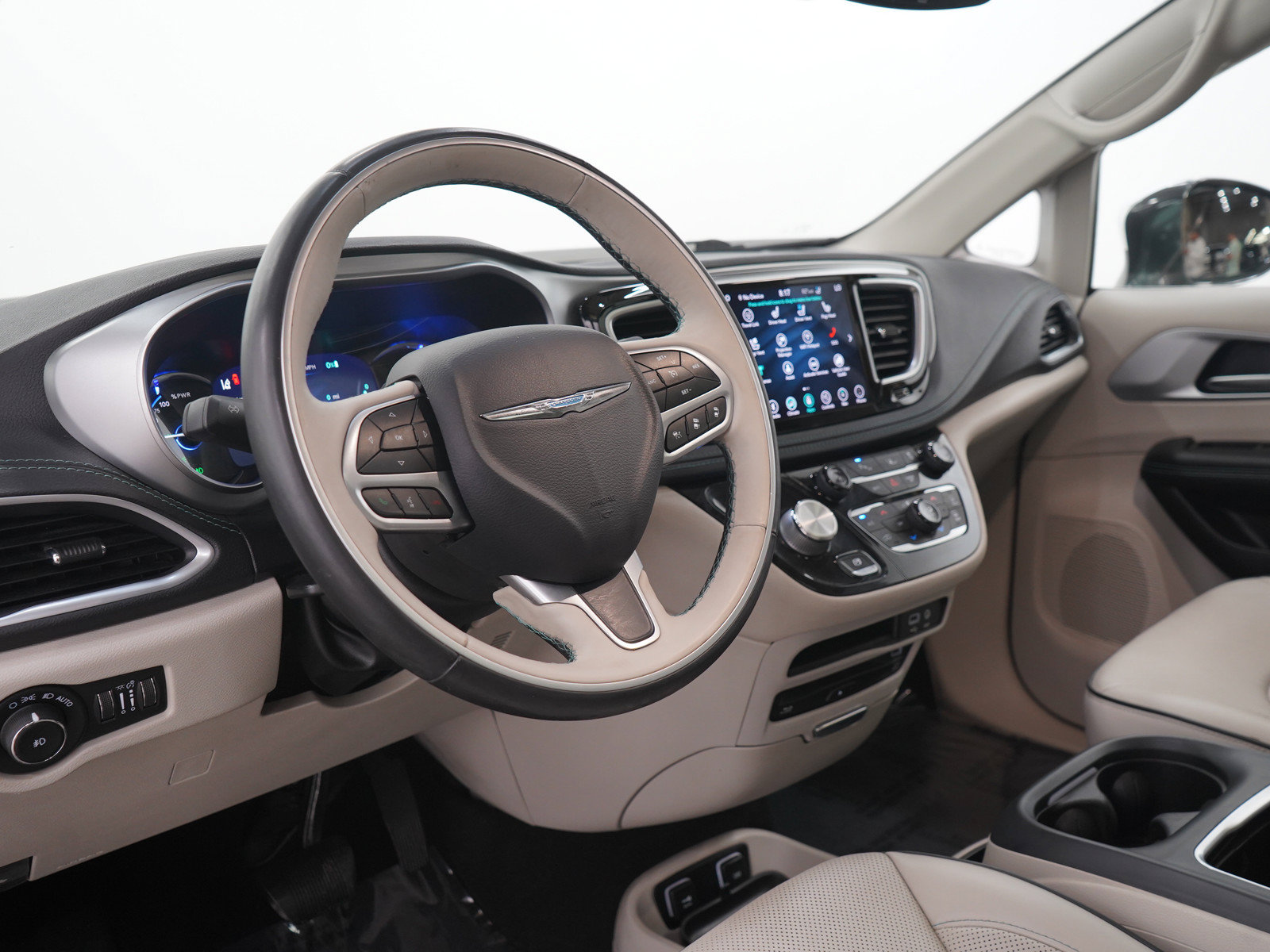 Used 2018 Chrysler Pacifica Limited w/ Advanced Safetytec Group FWD image 27