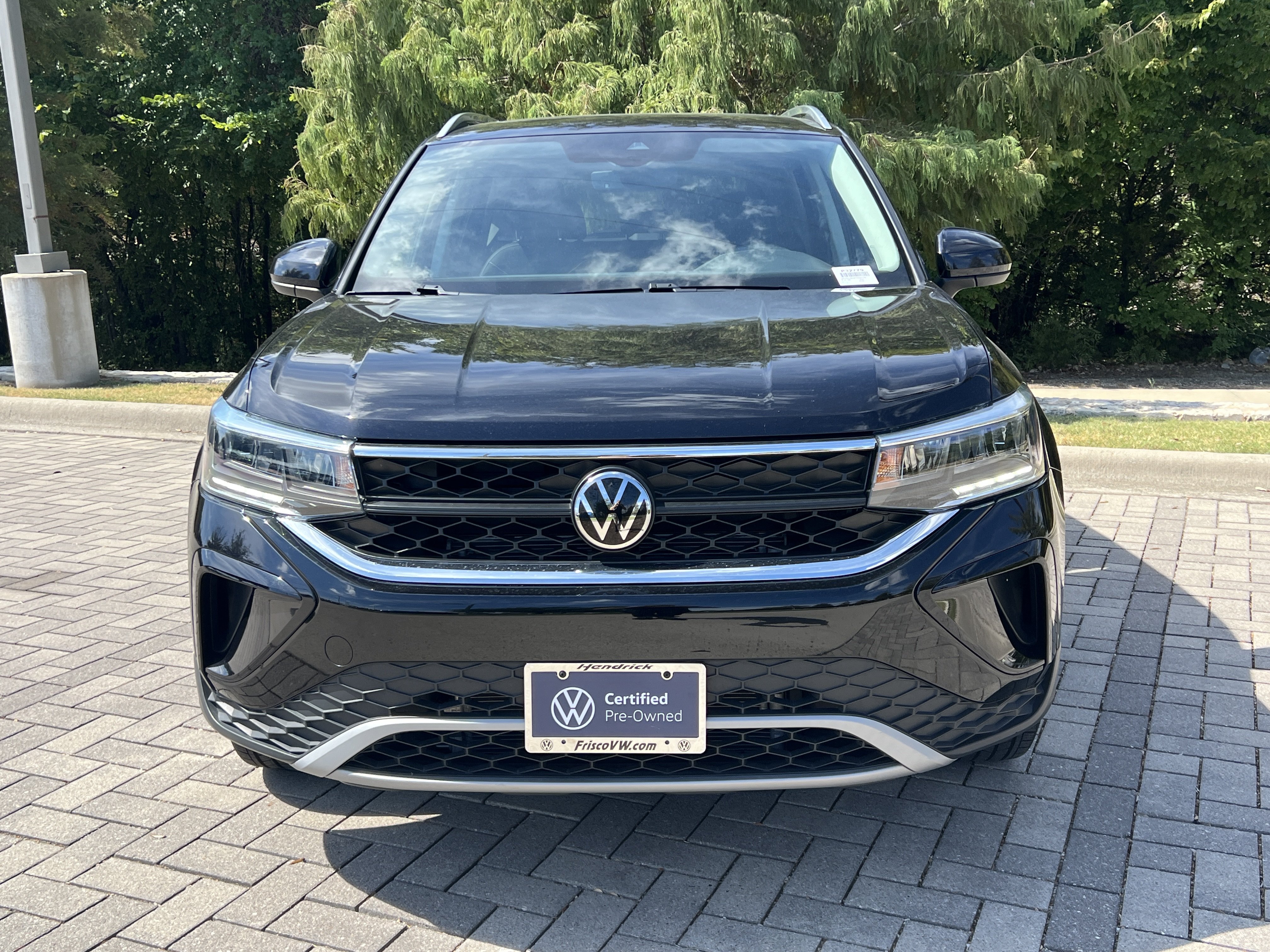 Certified 2023 Volkswagen Taos SE w/ Panoramic Sunroof Package FWD image 3