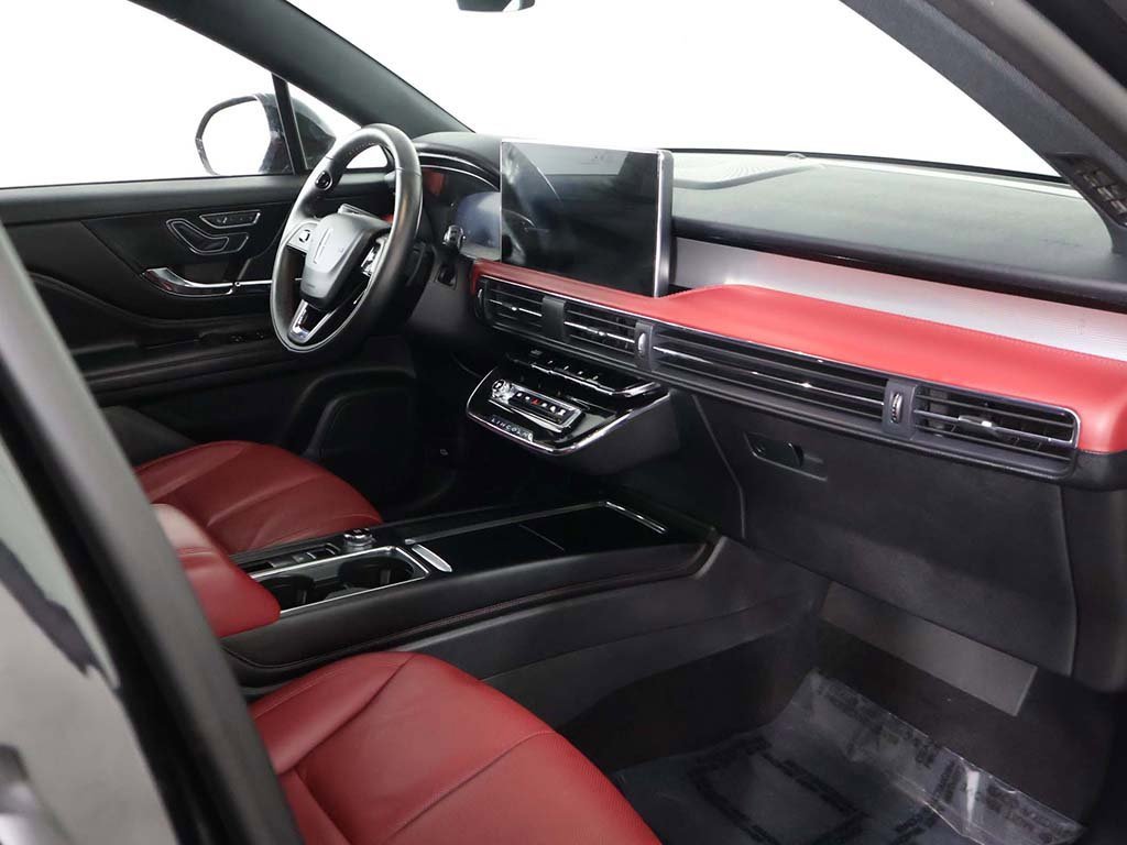 Used 2025 Lincoln Corsair Grand Touring w/ Equipment Group 301A image 31