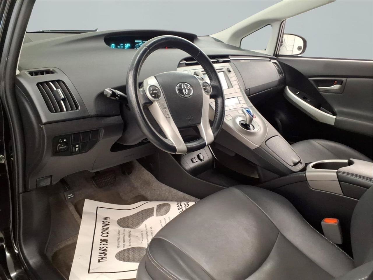 Used 2015 Toyota Prius Four FWD image 13