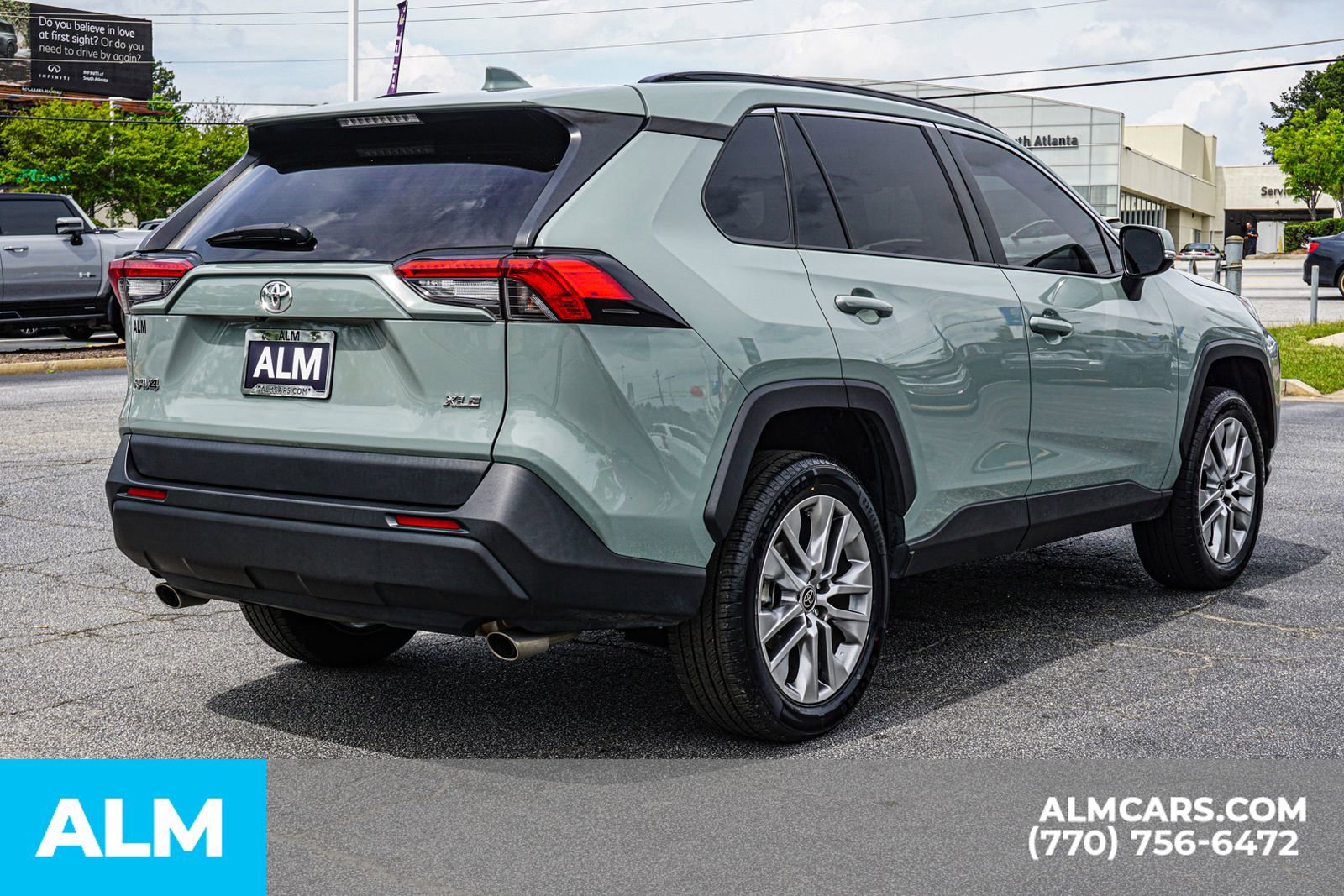 Used 2023 Toyota RAV4 XLE Premium FWD image 7