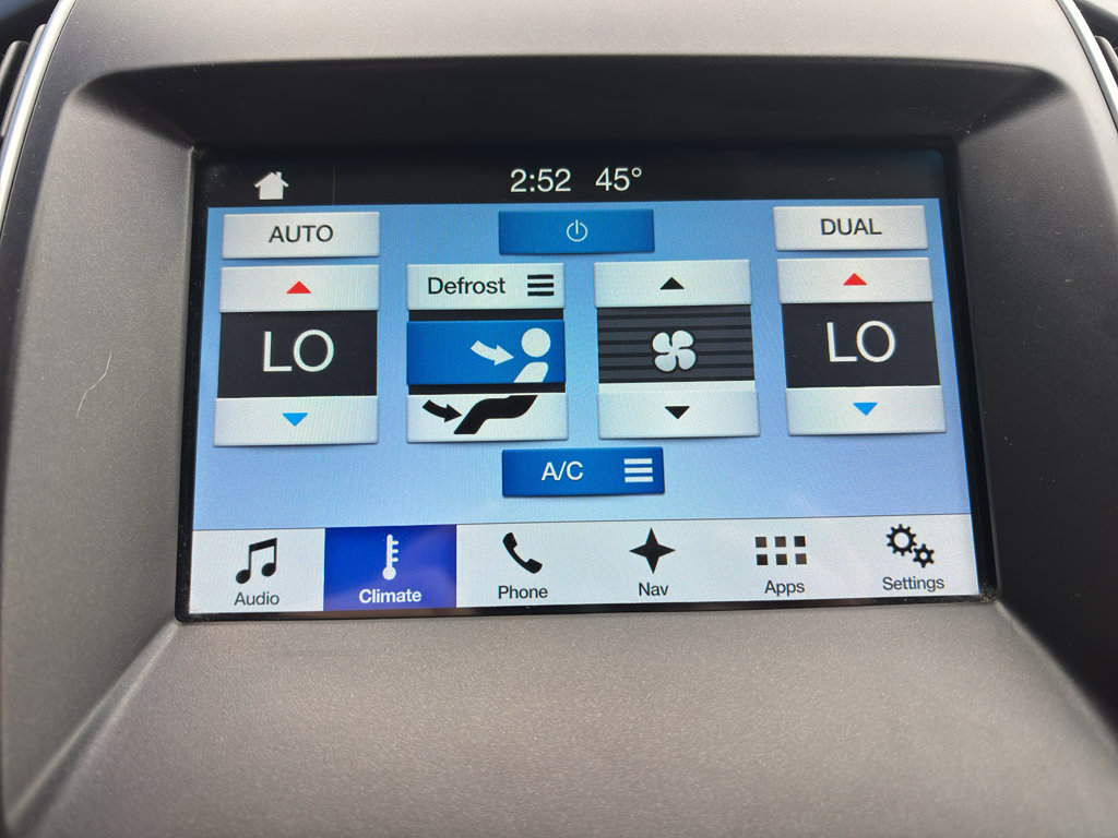 Used 2017 Ford Edge Titanium w/ Equipment Group 301A AWD/4WD image 20