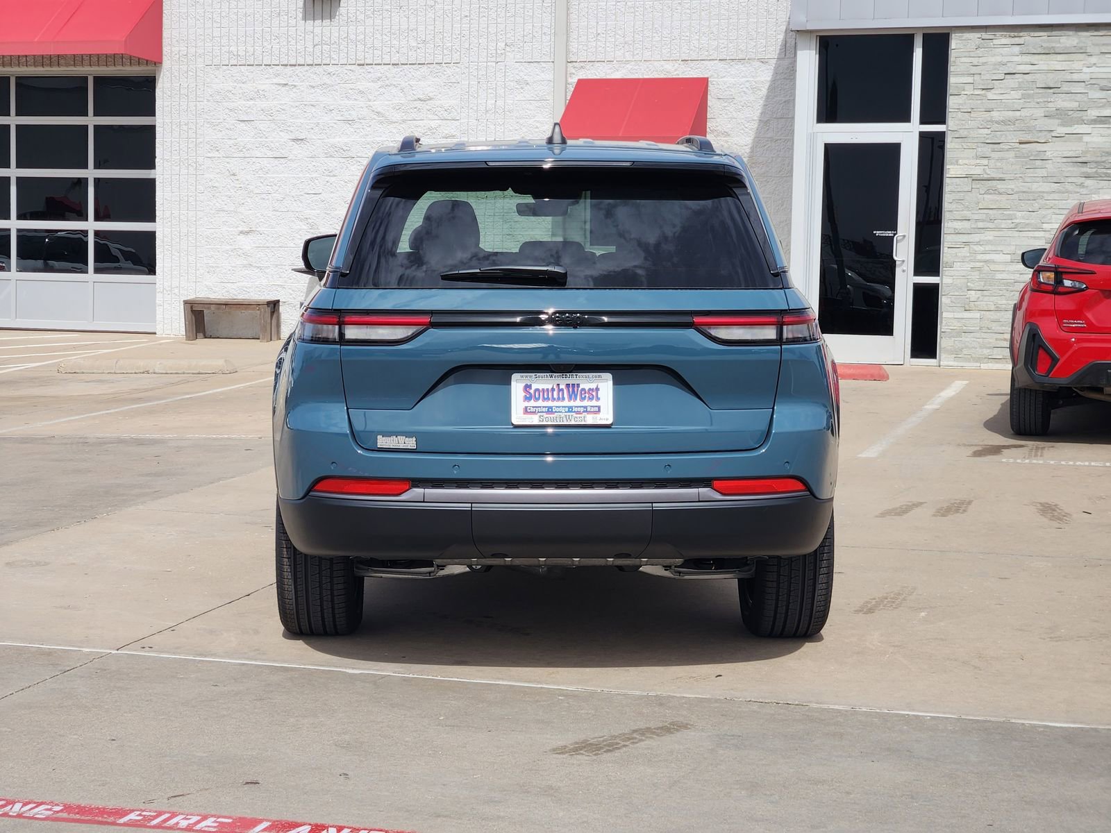 New 2026 Jeep Grand Cherokee Limited w/ Limited Altitude Package RWD image 8
