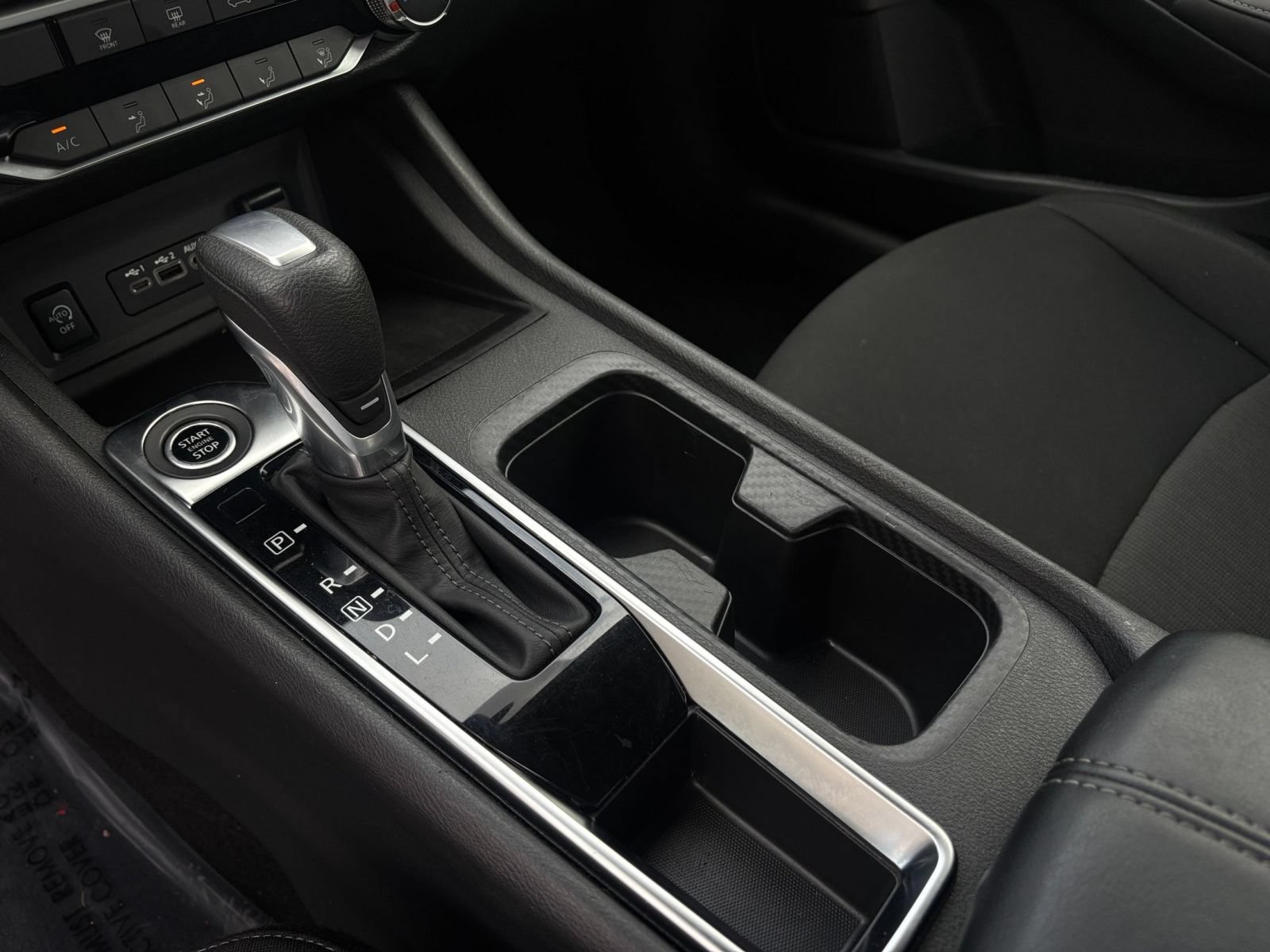 Used 2025 Nissan Sentra SV FWD image 39