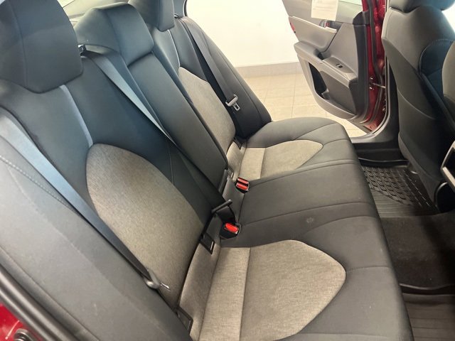 Used 2021 Toyota Camry LE image 22