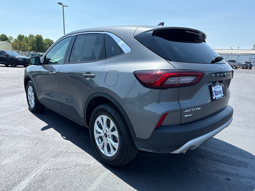 Used 2024 Ford Escape Active AWD/4WD image 2