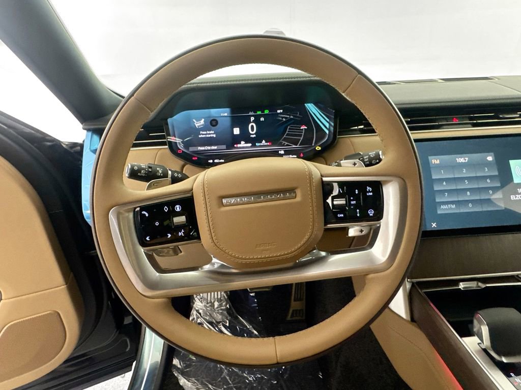 New 2026 Land Rover Range Rover Long Wheelbase SE AWD/4WD image 11