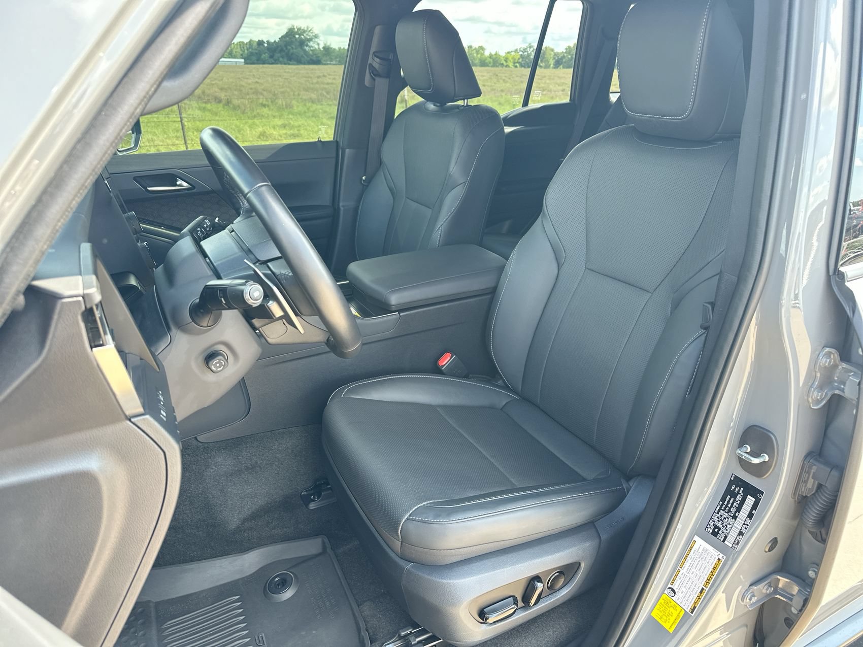 Used 2024 Lexus GX 550 w/ Accessory Package (Z1) AWD/4WD image 11
