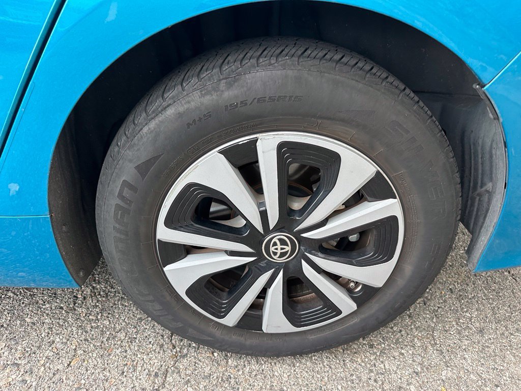 Used 2019 Toyota Prius Prime Plus w/ Carpet Mat Package FWD image 6