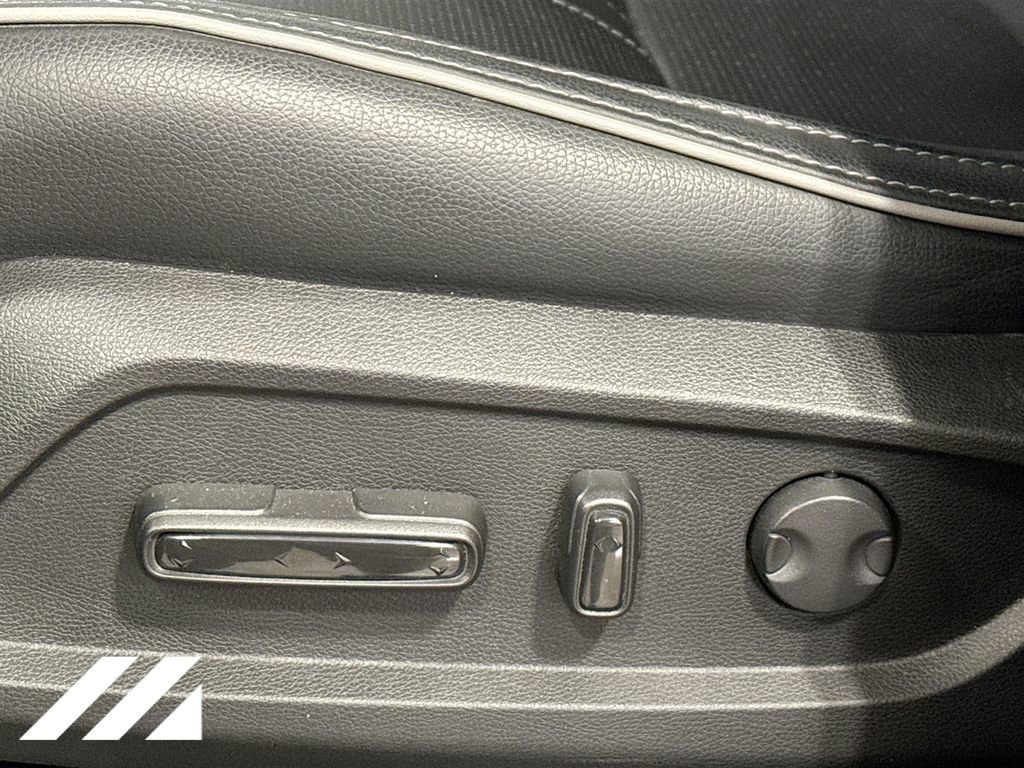 Used 2025 Honda Pilot Elite image 21