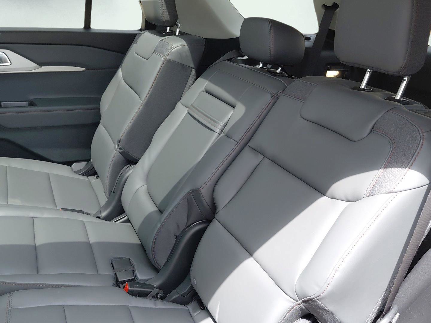 New 2026 Ford Explorer Active w/ Active Comfort Package AWD/4WD image 40