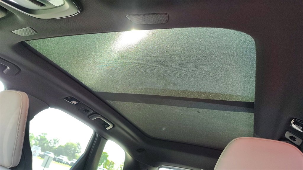 New 2026 Volvo XC60 B5 Plus w/ Climate Package image 22