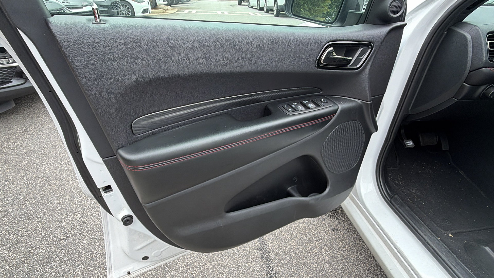 Used 2025 Dodge Durango GT AWD/4WD image 14