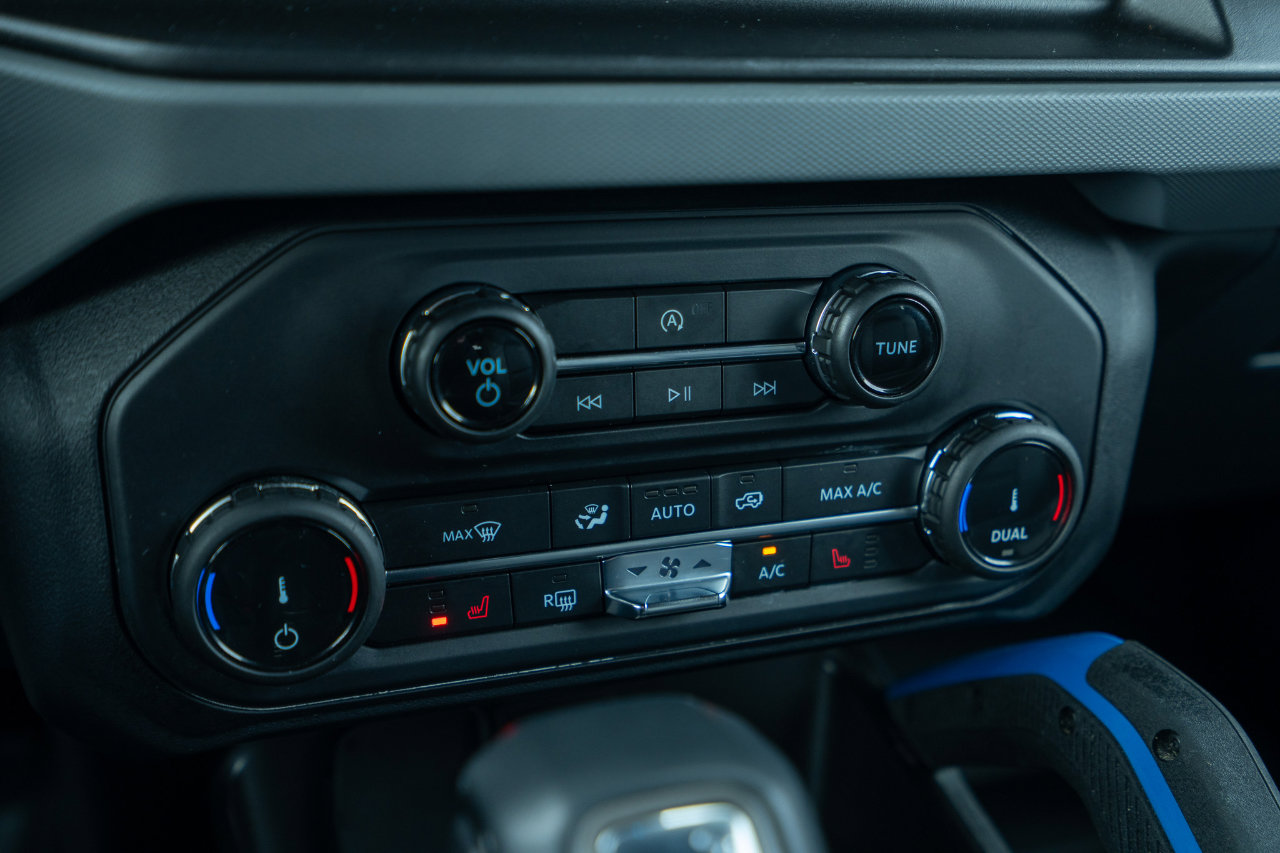 Used 2022 Ford Bronco Black Diamond image 34