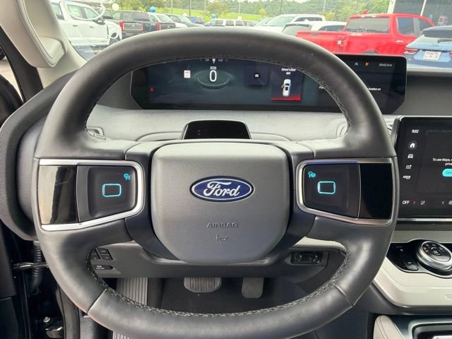 Used 2025 Ford Expedition Active AWD/4WD image 46