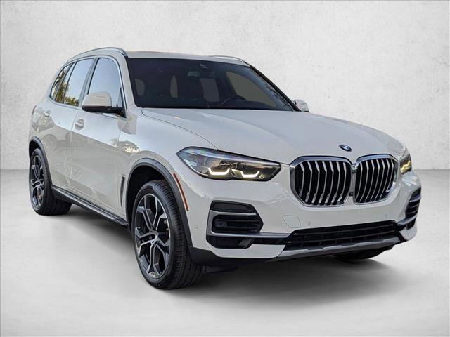 Used 2022 BMW X5 sDrive40i w/ Parking Assistance Package image 3