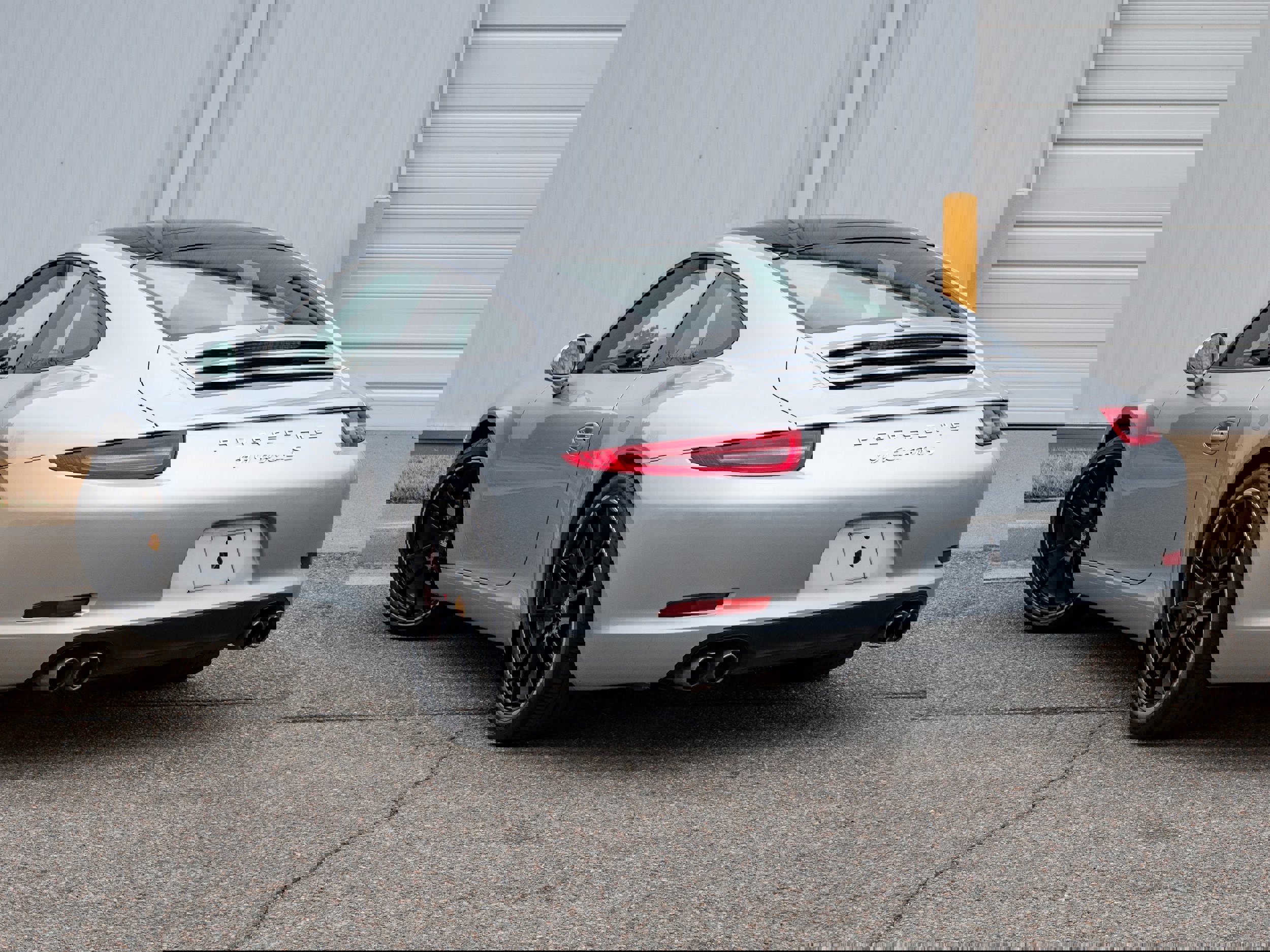 Used 2015 Porsche 911 Carrera S image 3