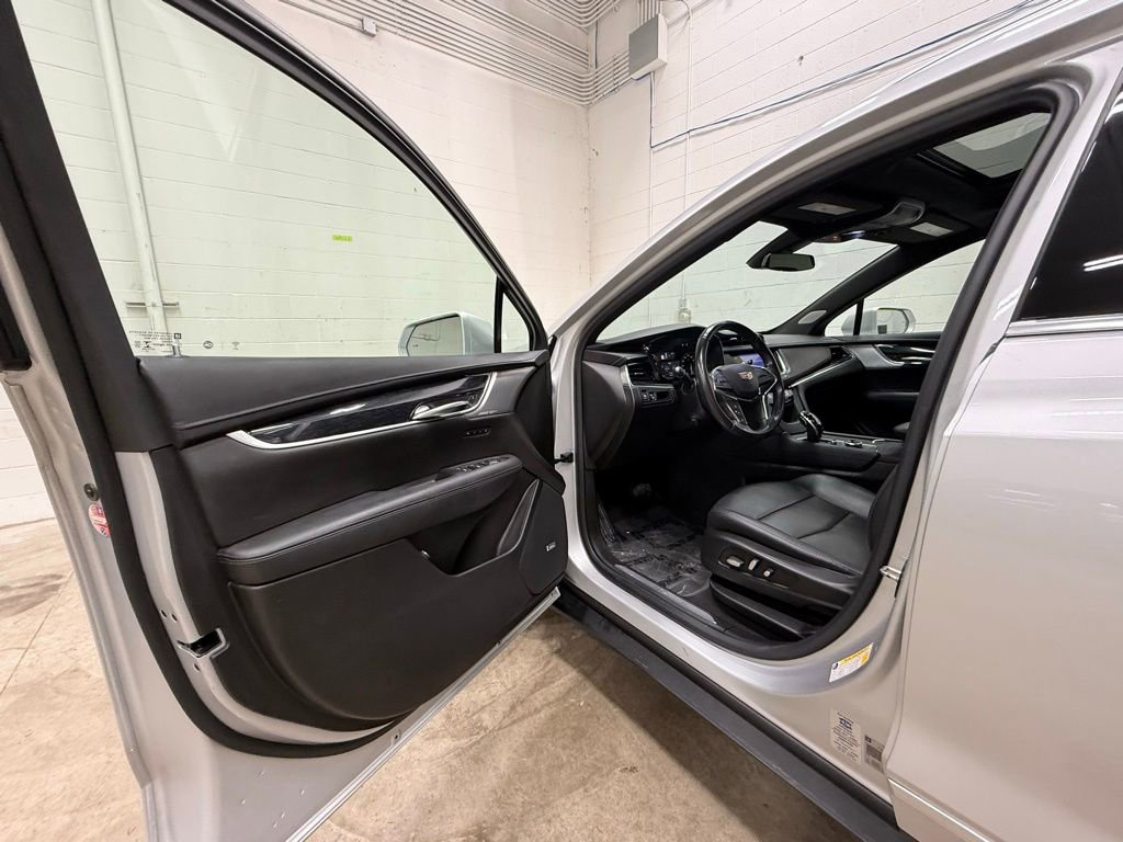 Used 2020 Cadillac XT5 Premium Luxury w/ LPO, Floor Liner Package image 29