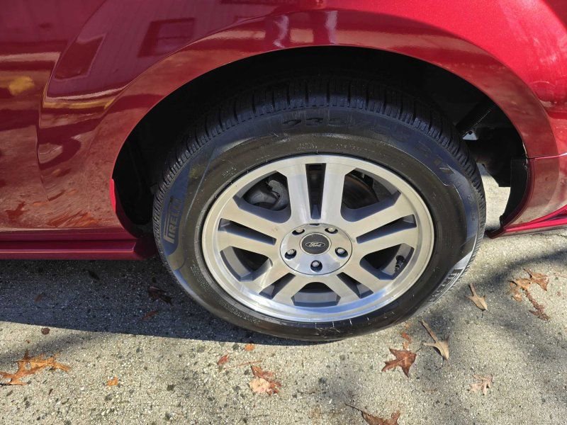 Used 2005 Ford Mustang GT Premium image 10