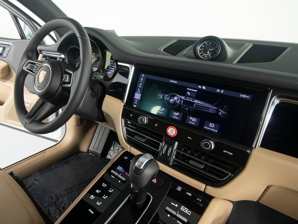 New 2026 Porsche Macan AWD/4WD image 31
