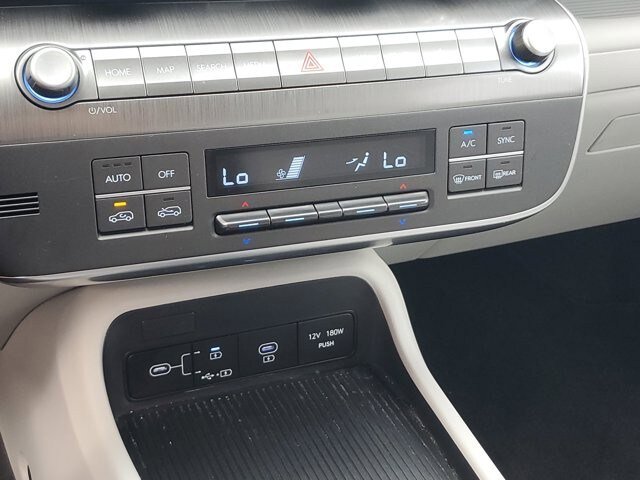 Used 2024 Hyundai Kona SEL FWD image 25