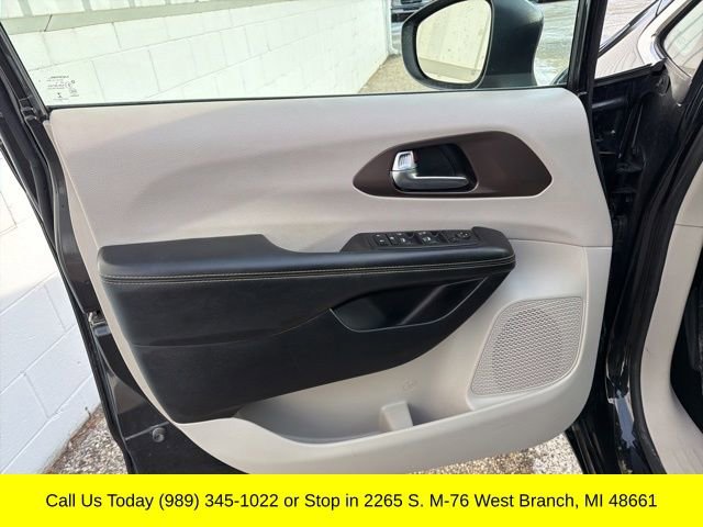 Used 2020 Chrysler Voyager Lxi image 27