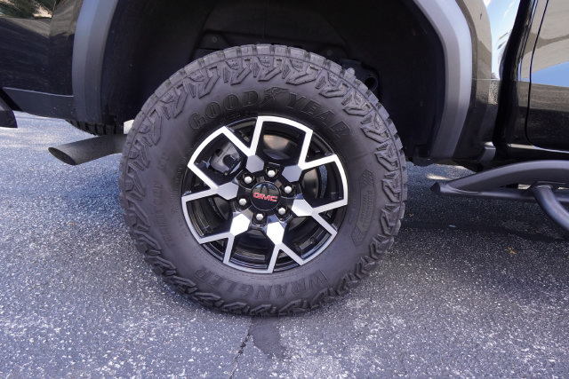 Used 2024 GMC Canyon AT4X AWD/4WD image 34